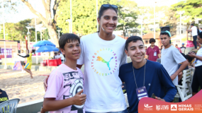 Um ídolo, um exemplo, uma superação. Campeã mundial visita o JEMG.
